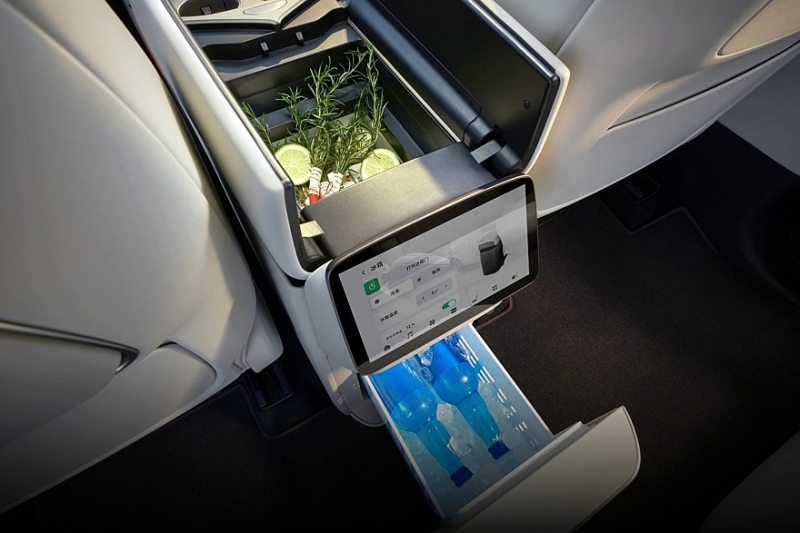 Рывок в премиум: флагманский кроссовер Xpeng GX выходит на рынок с «полным фаршем»