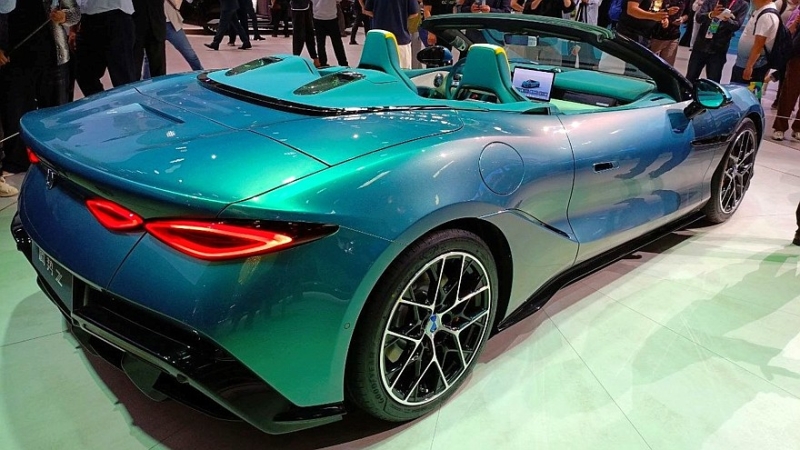 Спорткары от BYD в Пекине: открытая Denza Z и &laquo;формульный&raquo; квартет от FangChengBao