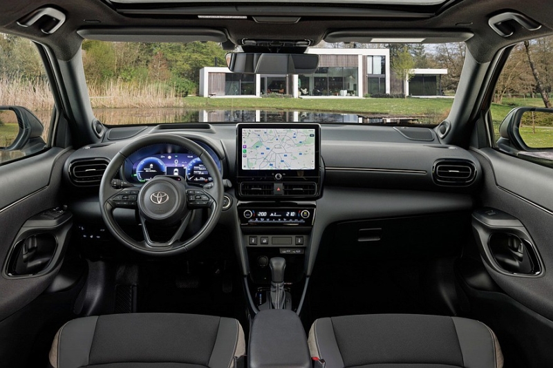 Toyota Yaris Cross обновился по подобию старших моделей