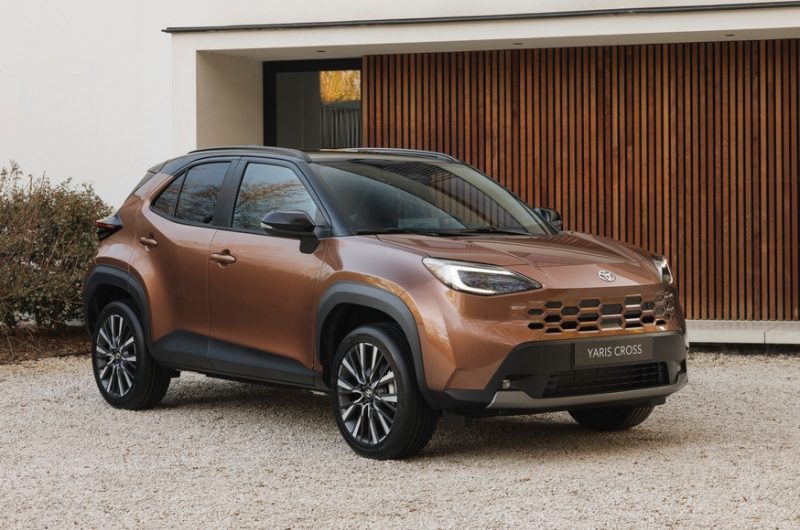 Toyota Yaris Cross обновился по подобию старших моделей