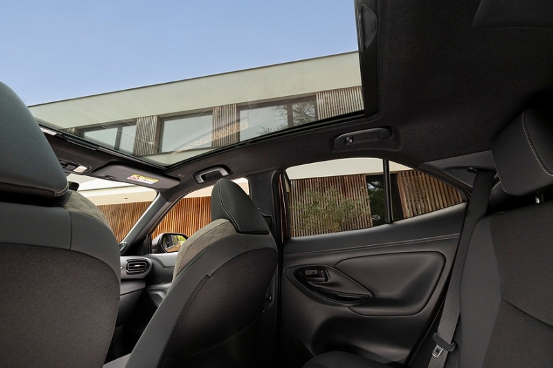 Toyota Yaris Cross обновился по подобию старших моделей