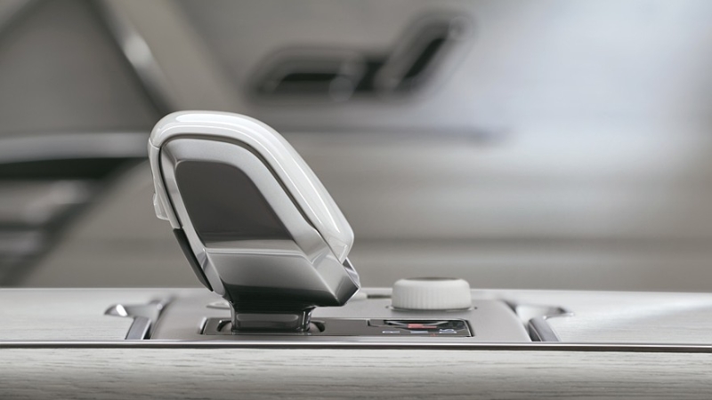 У  внедорожника Range Rover SV появилась эксклюзивная топ-версия Ultra