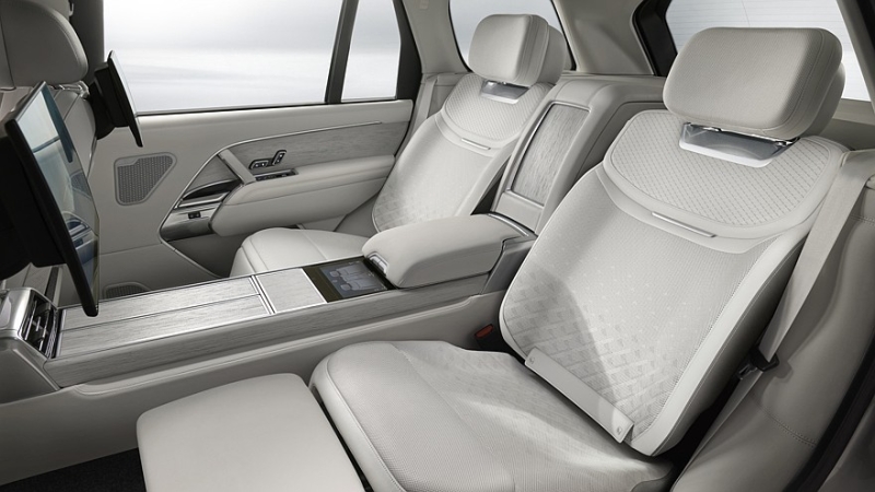 У  внедорожника Range Rover SV появилась эксклюзивная топ-версия Ultra