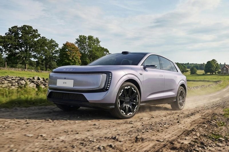 AUDI E7X выходит на рынок: без колец, но с богатым оснащением и достойной техникой