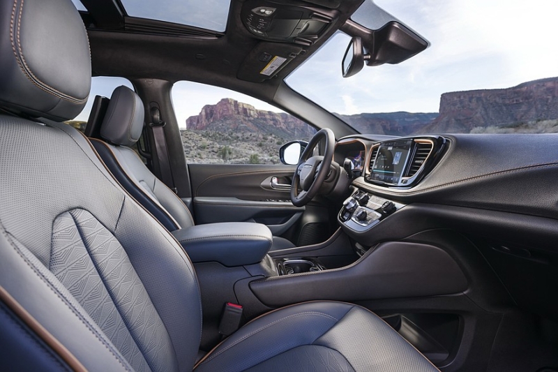 Chrysler снизил цены на недавно представленный обновлённый минивэн Pacifica