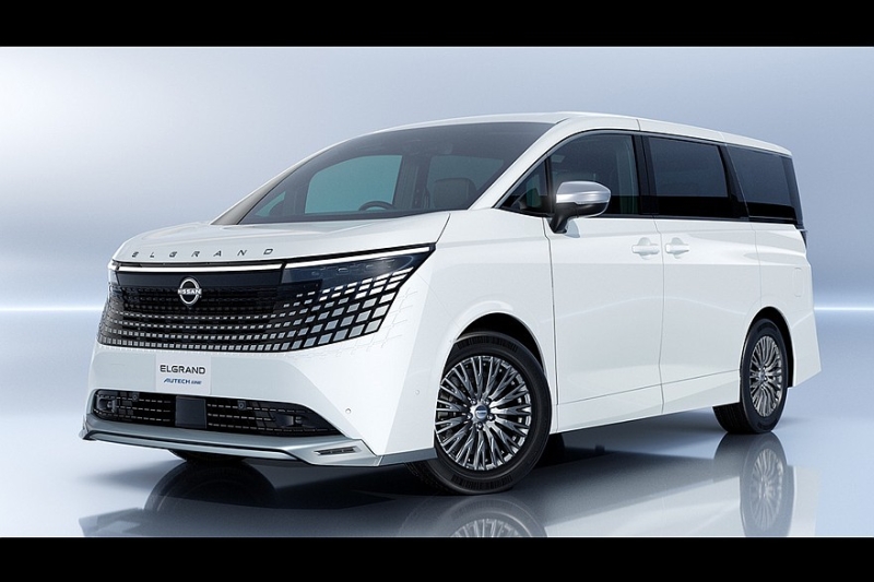 Ещё не поступивший в продажу новый Nissan Elgrand получил несколько особых версий