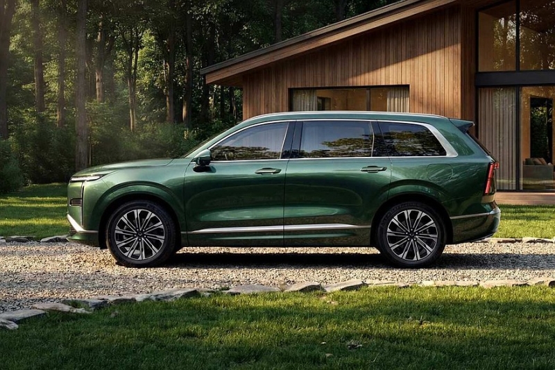 Кроссовер Wuling Starlight L от GM и SAIC: не особо богатый, зато с привлекательными ценами