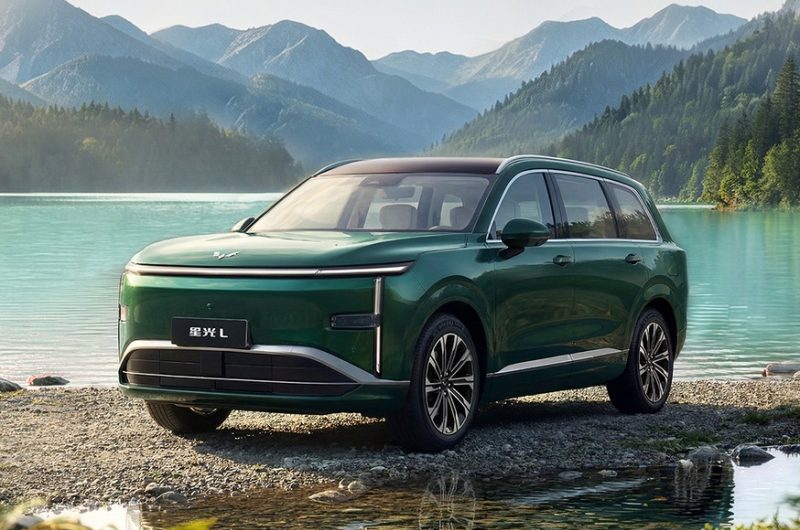 Кроссовер Wuling Starlight L от GM и SAIC: не особо богатый, зато с привлекательными ценами