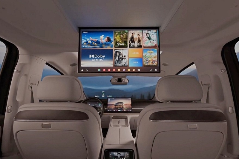 Минивэн Leapmotor D99: салон и характеристики