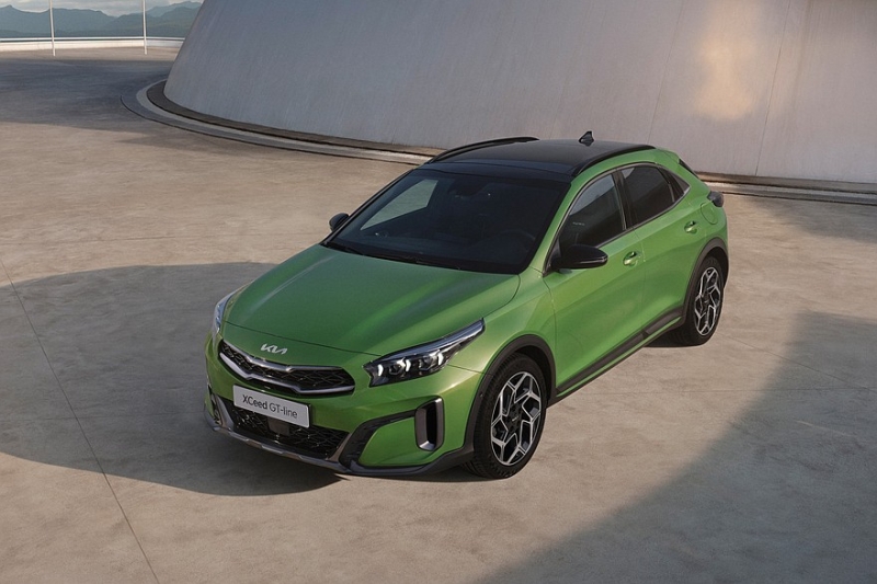 Паркетник Kia XCeed продолжит карьеру с новым стилем: официальные фото