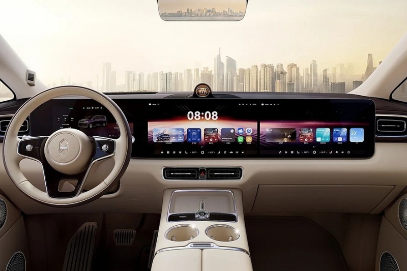 Пополнение в стане роскошных минивэнов: на рынок выходит Luxeed V9 от Chery и Huawei
