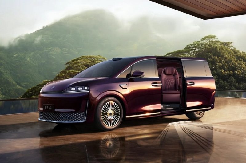 Пополнение в стане роскошных минивэнов: на рынок выходит Luxeed V9 от Chery и Huawei