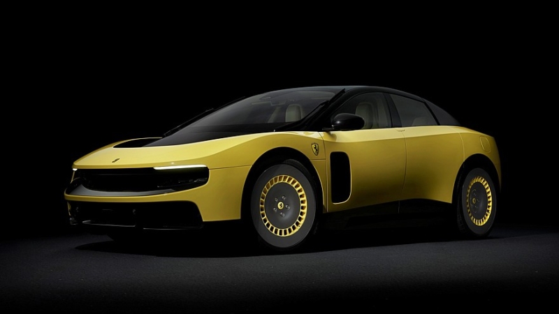&laquo;Позор и оскорбление чувств!&raquo; &mdash; в соцсетях разгромили Ferrari Luce