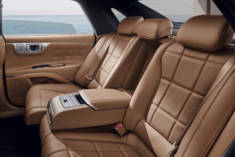 Роскошный седан Hyundai Grandeur с новым салоном: полноценная премьера