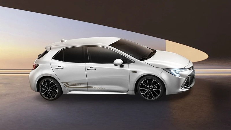У автомобилей семейства Toyota Corolla появились юбилейные спецверсии