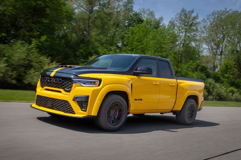 У пикапа Ram 1500 появилось семейство масл-траков Rumble Bee с моторами V8