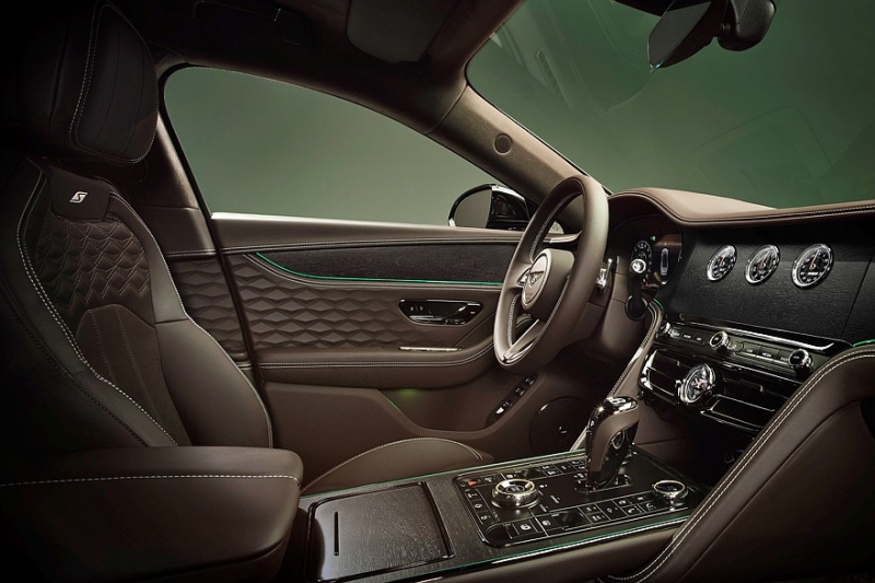 Bentley Flying Spur: новое поколения через два года после старого и возвращение версии S