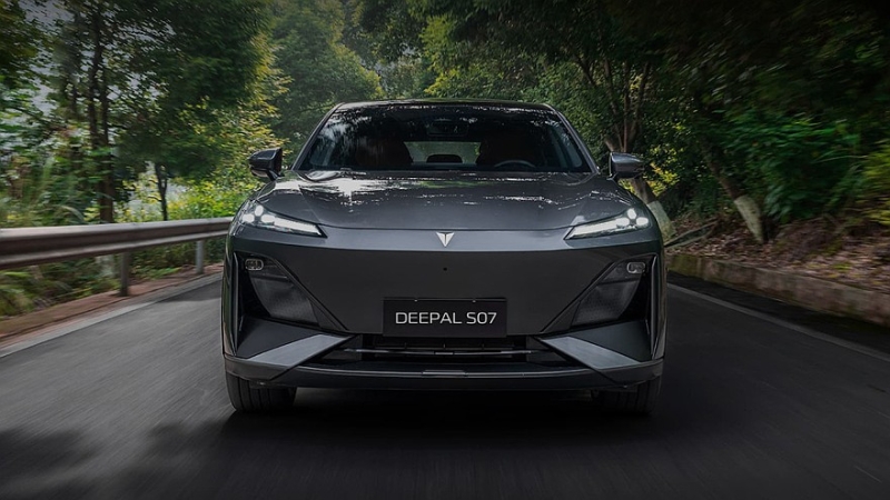 Changan раскрыл подробности о технике и оснащении Deepal S07 для российского рынка