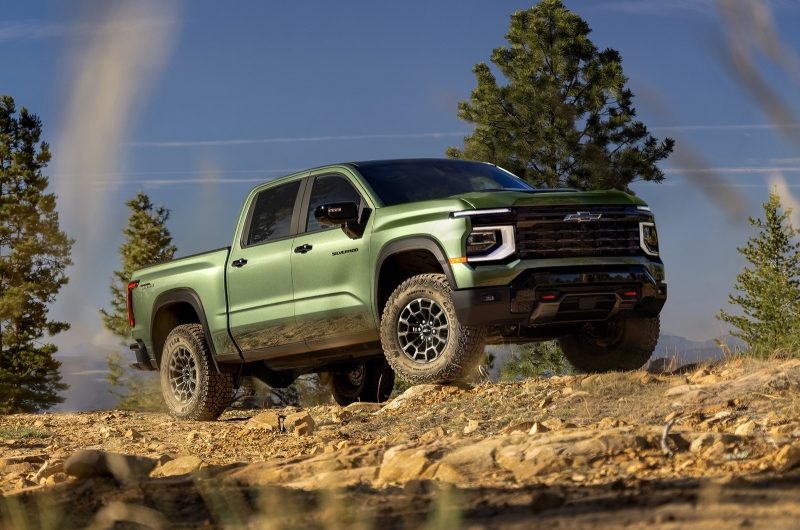 Дебютировал новый пикап Chevrolet Silverado, в том числе топовые версии ZR2 и High Country