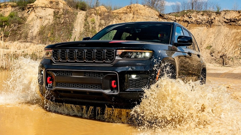 Jeep Grand Cherokee вновь обрёл внедорожные версии Trailhawk и Overland: только бензин!