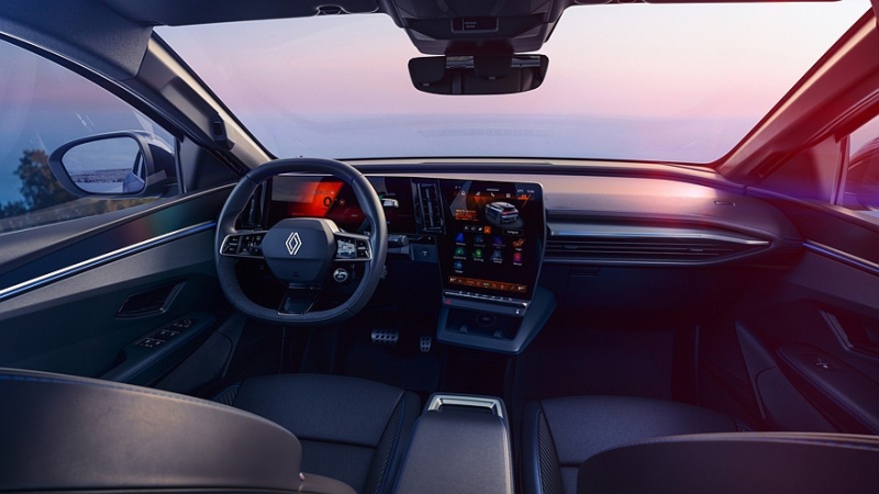 Renault освежила хэтчбек Megane E-Tech electric: новое «лицо» и батарея большей ёмкости