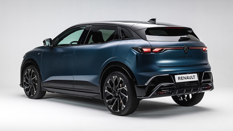 Renault освежила хэтчбек Megane E-Tech electric: новое «лицо» и батарея большей ёмкости