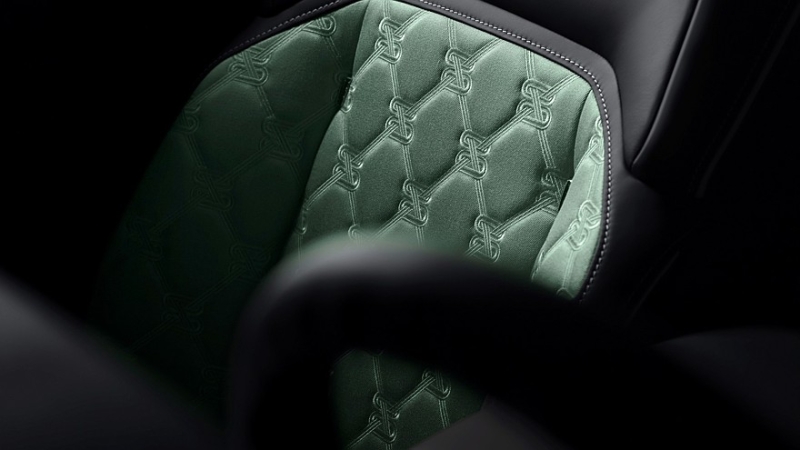 Rolls-Royce Spectre Series II: больше мощности, больше запас хода и диски в стиле Zeekr
