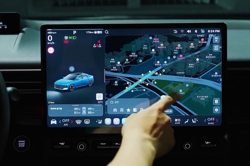 Седан Hyundai Elantra нового поколения с крутым дизайном показали живьём