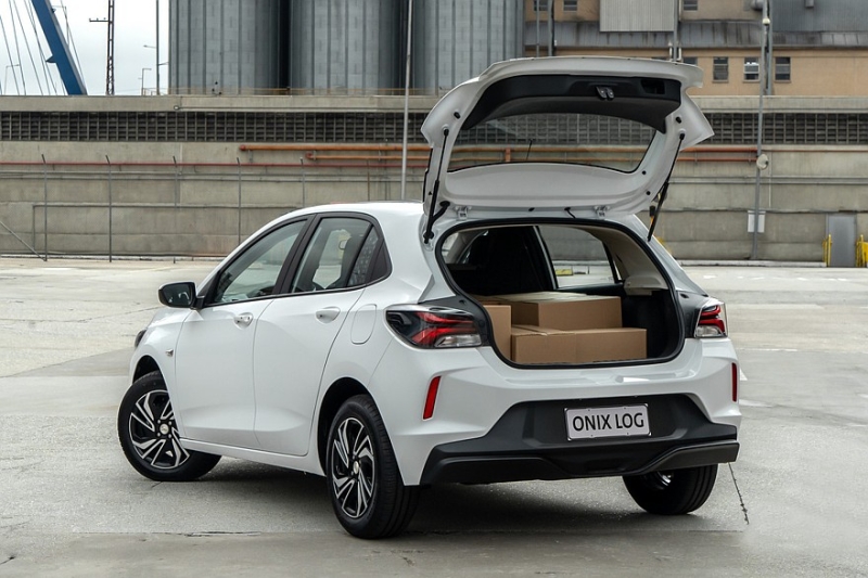 Семейство Chevrolet Onix: возвращение кросс-версии Activ, фургон и другие обновки