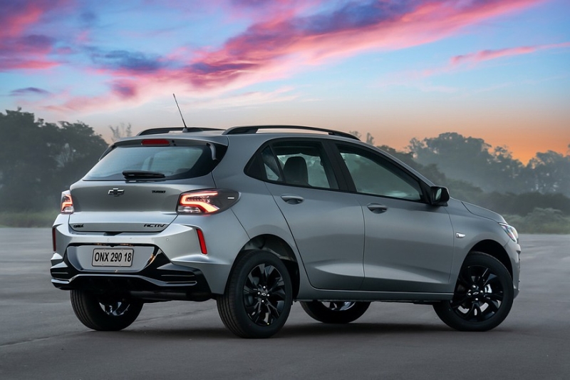 Семейство Chevrolet Onix: возвращение кросс-версии Activ, фургон и другие обновки
