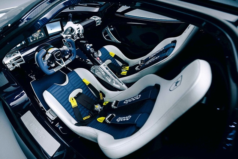 Apollo Evo Caribbean Dragon: &laquo;колючая&raquo; внешность, атмосферный V12 и огромная цена