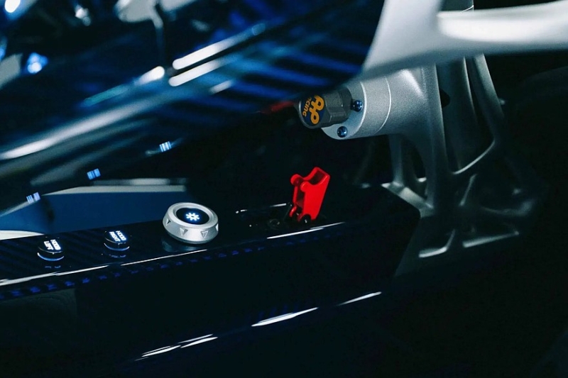 Apollo Evo Caribbean Dragon: &laquo;колючая&raquo; внешность, атмосферный V12 и огромная цена
