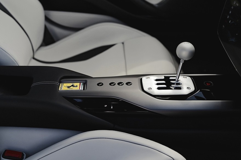 Ferrari 12Cilindri Manuale: очень дорогой симулятор МКП с «защитой от дурака»