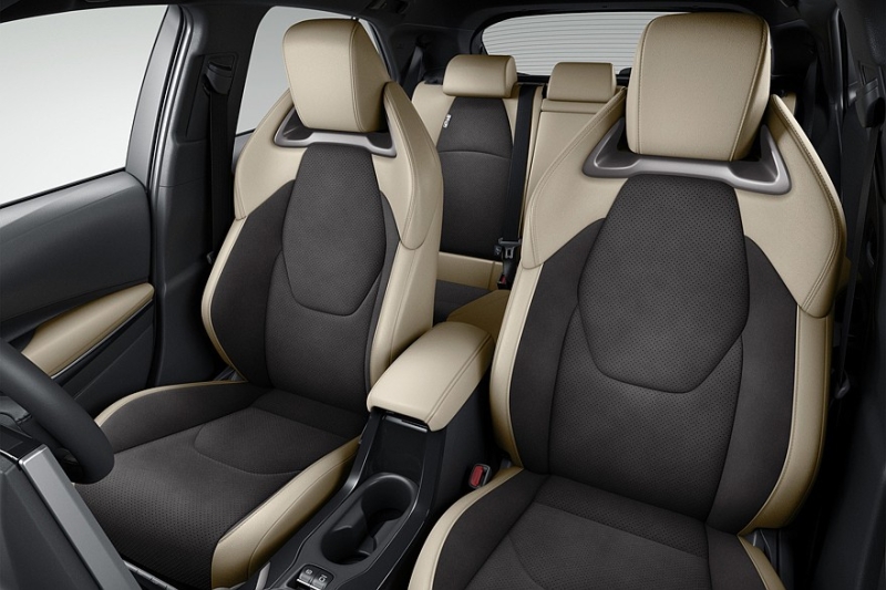 Хэтчбек Toyota Corolla Sport получил обновки и юбилейную спецверсию