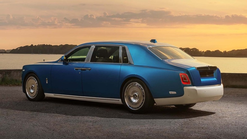 Rolls-Royce подготовил &laquo;сухопутную яхту&raquo;: представлен Phantom Regatta