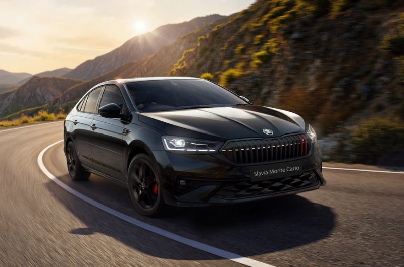 Бюджетный седан Skoda Slavia пережил рестайлинг: другие экраны, массажёр и новый автомат