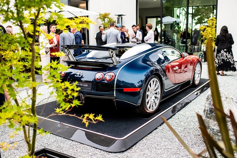 Bugatti представила полностью отреставрированный и слегка облагороженный Veyron