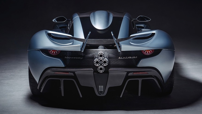 Hennessey Blackbird: аналоговый суперкар в авиационном стиле с атмосферным V8 и МКП
