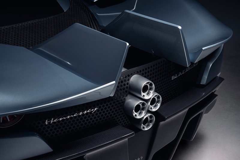 Hennessey Blackbird: аналоговый суперкар в авиационном стиле с атмосферным V8 и МКП