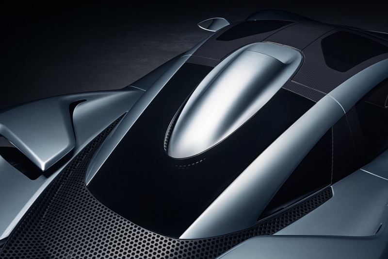 Hennessey Blackbird: аналоговый суперкар в авиационном стиле с атмосферным V8 и МКП