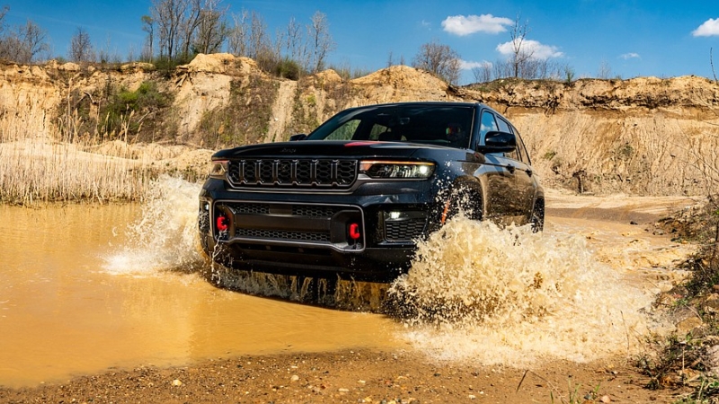 Jeep Grand Cherokee получил несколько обновок и слегка подорожал