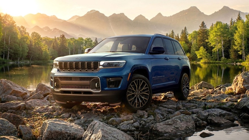 Jeep Grand Cherokee получил несколько обновок и слегка подорожал