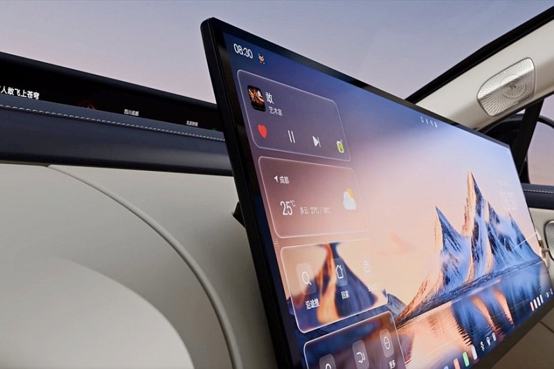 Кроссовер BYD Tang нового поколения: больше предшественника и с единым табло внутри
