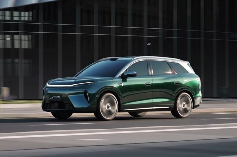 Кроссовер BYD Tang нового поколения: больше предшественника и с единым табло внутри