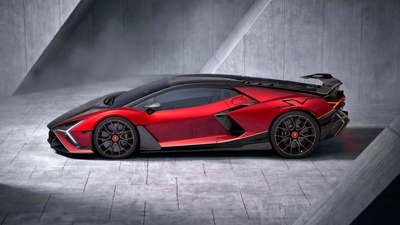 Lamborghini Revuelto SV: хардкорная версия с мощной батареей и доработанным шасси