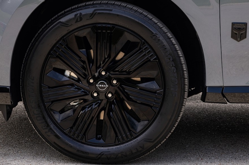 Nissan Murano лишился базовой версии и ощутимо подорожал