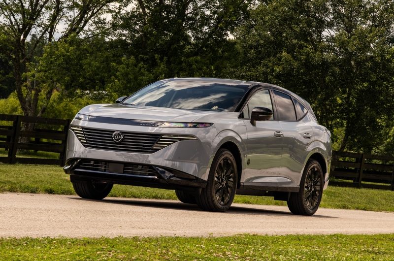 Nissan Murano лишился базовой версии и ощутимо подорожал