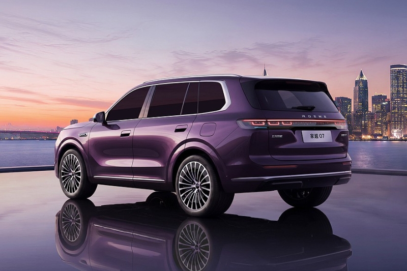 Roewe Jiayue 07: дизайн от бывшего стилиста BMW и VW, богатое оснащение, недорого