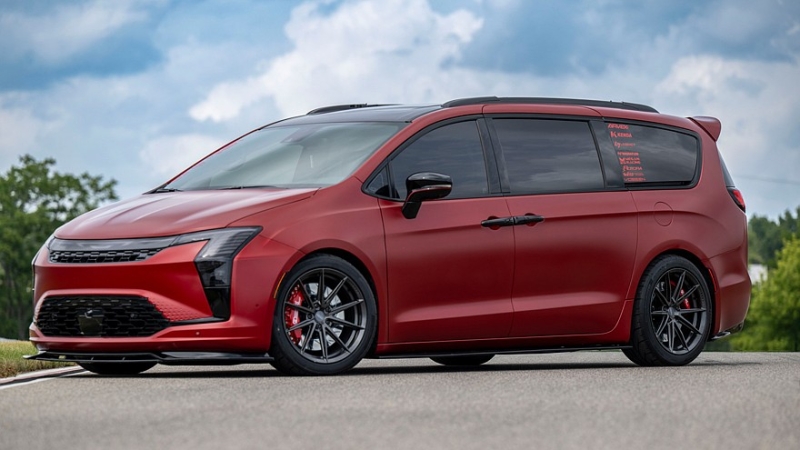 Stellantis подготовил пару концептов на базе обновлённого минивэна Chrysler Pacifica