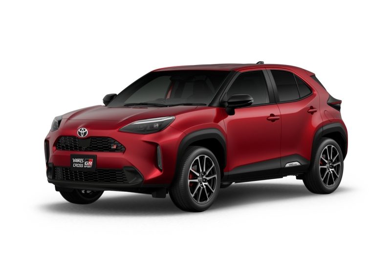 Toyota освежила кроссоверы Yaris Cross GR Sport и Harrier